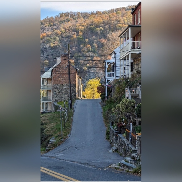 Meet your Posher, Christie - Picture 7 of 11